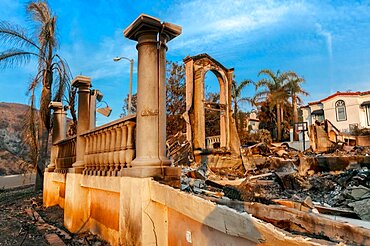 Ventura, California, Destroyed homes from 2018 Thomas Fire, the largest fire in California history