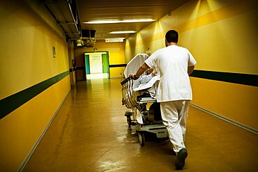 Reportage in the A&E department of Robert Ballanger general hospital, France.