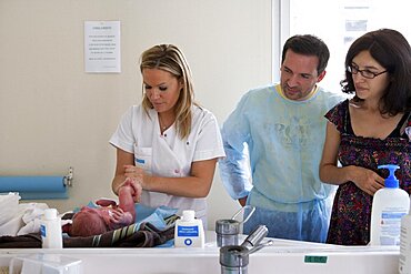 Parents Learn Newborn Hygiene