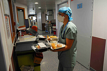 Medical intensive care unit at Jacques Cartier Hospital in Massy