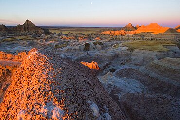 Badlands Moonset