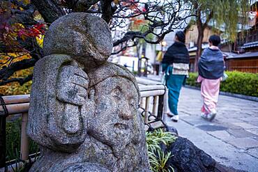 Sculpture, in Shirakawa-minami-dori, Gion district, Kyoto. Kansai, Japan.