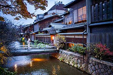 Shirakawa-minami-dori, Gion district, Kyoto. Kansai, Japan.