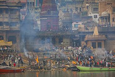 Cremation of bodies, in Manikarnika Ghat, the burning ghat, on the banks of Ganges river, Varanasi, Uttar Pradesh, India.