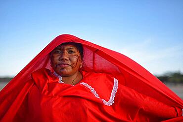 Yonna dance, also called Chichamaya, carries a considerable symbolic charge for the Wayuu indigenous people of Colombia, representing three basic principles for this tribal group: Social equality, collective solidarity and the improvement of relations between the human being and the Cosmos.