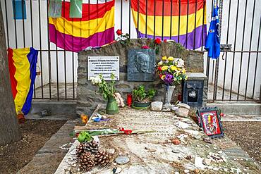 THE GRAVE OF ANTONIO MACHADO AND HIS COMPANION ANA RUIZ, FIGURE OF THE LITERARY MOVEMENT GENERATION OF 98, THE ANDALUSIAN POET DEVOTED HIS LIFE AND WORK TO THE REPUBLICAN CAUSE, PYRENEES-ORIENTALES, Collioure in the south of France Languedoc-Roussillon Cote Vermeille Midi Pyrenees Occitanie Europe