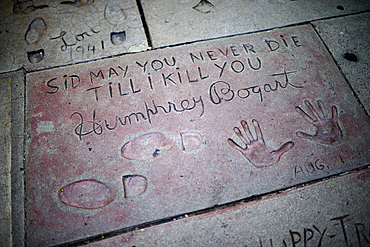 Humphrey Bogart¥s prints in Grauman's Chinese Theatre, Hollywood Boulevard.