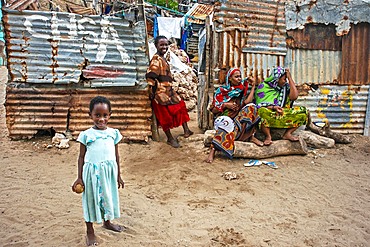 Family from the slum of Wiyoni department in the northern of the Lamu island in Kenya