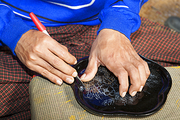 Inscribing lacquer ware, U Ba Nyein lacquer ware factory, Myo Thit, Bagan, Myanmar, (Burma)