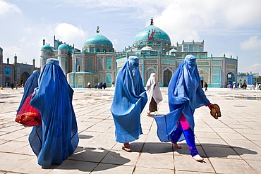 Hazrat ali mosque  in Mazar-i-sharif (afghanistan) where Ali is believed to be burried.