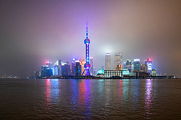 Shanghai, China, 27th Jan 2020, Fog lingers around the city of Shanghai