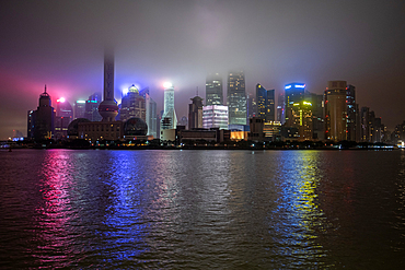 Shanghai, China, 25th Jan 2020, Fog lingers over the city of Shanghai