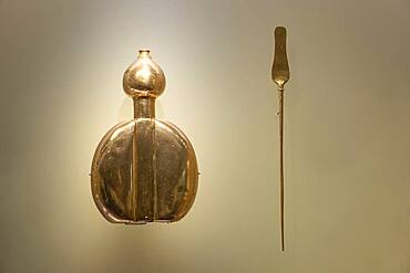 Poporo and stick, Pre-Columbian goldwork collection, Gold museum, Museo del Oro, Bogota, Colombia, America