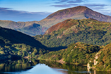 Llyn Gwynant and the Gwynant Valley backed by Yr Aran, Nant Gwynant, Snowdonia National Park, North Wales, United Kingdom, Europe