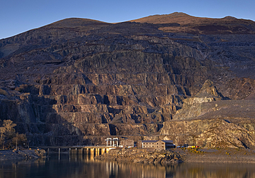 Dinorwic (Dinorwig) Power Station and Dinorwic Quarry across Llyn Peris, Eryri, Snowdonia National Park, North Wales, United Kingdom, Europe