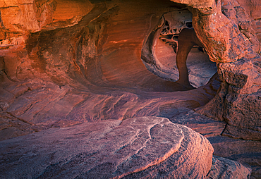 Windstone Arch (The Fire Cave), Valley of Fire State Park, Nevada, United States of America, North America