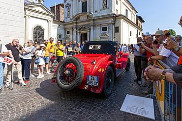 1000 Miglia, parade of historic cars between two wings of the crowd, Novara, Piedmont, Italy, Europe