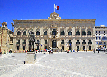 Auberge de Castille palace, completed in 1744, in city centre of Valletta, Malta, Mediterranean, Europe