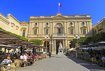 Queen Victoria statue in front of National Library building, Republic Square, Valletta, Malta, Mediterranean, Europe