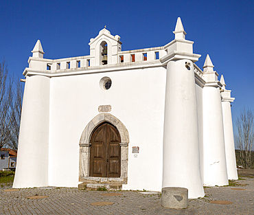 Late Gothic architectural style, whitewashed hermitage chapel of Saint Sebastian (Ermida de Sao Sebastiao) in village of Alvito, Baixo Alentejo, Portugal, Europe