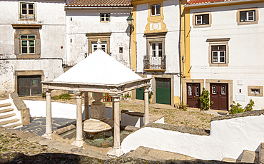 Historic public water supply from fountain in old Jewish area (the Judiara), Castelo de Vide, Alto Alentejo, Portugal, Europe