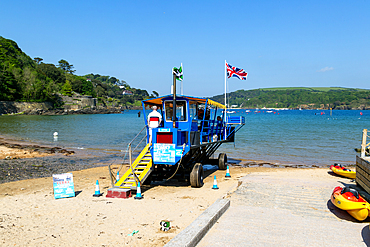 'Sea Tractor' ferry transport vehicle at South Sands beach, Salcombe, south Devon, England, UK