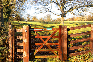 Access to countryside, Private No Public Right of Way sign on gate to field, Sutton, Suffolk, England, UK