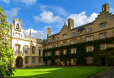 Sidney Sussex College chapel and quadrangle courtyard, Cambridge, Cambridgeshire, England, UK
