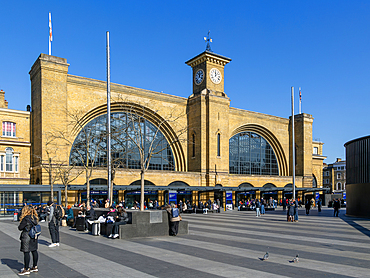 Exterior frontage of King's Cross railway station, London, England, UK built 1852