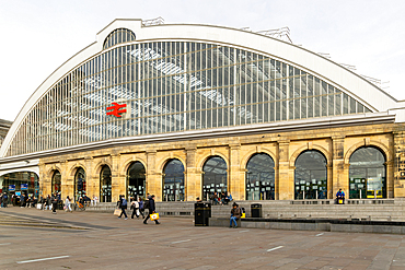 Exterior frontage of Lime Street railway station, Liverpool, England, UK