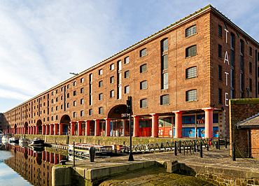 Tate Liverpool art gallery, Royal Albert Dock, Pier Head, Liverpool, England, UK