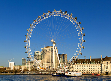 The London Eye ferris wheel, the Millennium Wheel, South Bank, River Thames, London, England, UK