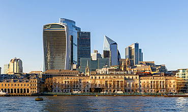 Georgian architecture Custom House building contrast with modern skyscrapers, River Thames, City of London, England, UK