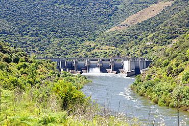 Valeira Dam, Barragem da Valeira, River Douro valley, São João da Pesqueira, Portugal, Europe completed 1975