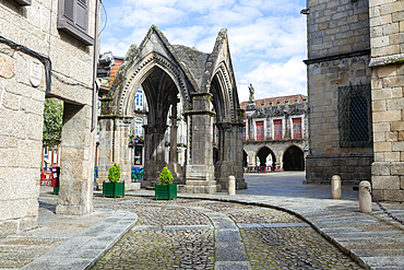 Padrão do Salado monument, Largo da Oliveira square, city of Guimaraes, northern Portugal, Europe