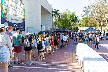 Line of people waiting to enter, at Chichen Itza, Mayan ruins, Yucatan, Mexico, North America