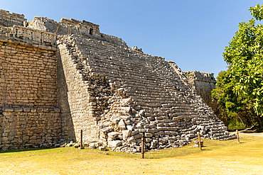 The Nunnery (Edificio de las Monjas), Mayan ruins, Chichen Itza, UNESCO World Heritage Site, Yucatan, Mexico, North America