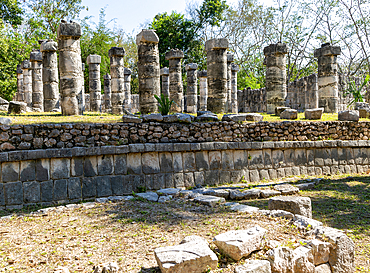 Stone columns Temple of the Warriors (Templo de los Guerreros), Mayan ruins, Chichen Itza, UNESCO World Heritage Site, Yucatan, Mexico, North America