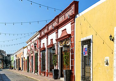 Row of colourful Spanish colonial buildings, Campeche city centre, Campeche State, Mexico, North America