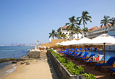 Beach and swimming pool, Galle Face Hotel, Colombo, Sri Lanka, Asia