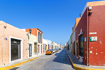 Row of colourful Spanish colonial buildings,and Hotel Maya Campeche,  Campeche city centre, Campeche State, Mexico, North America