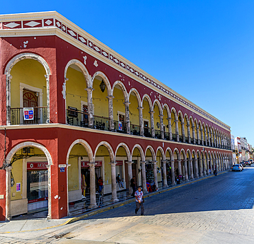 Historical Spanish colonial buildings, Plaza de la Independencia, Campeche City, UNESCO World Heritage Site, Campeche State, Mexico, North America