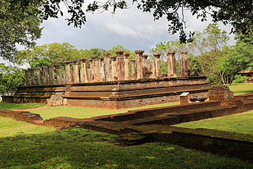 Council Chamber, Island Park, ancient city of Polonnaruwa, UNESCO World Heritage Site, Sri Lanka, Asia