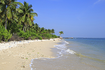 Indian Ocean and sandy tropical beach at Pasikudah Bay, Eastern Province, Sri Lanka, Asia