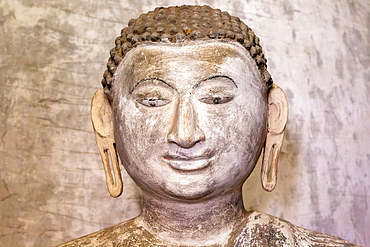 Buddha figure inside Dambulla cave Buddhist temple complex, UNESCO World Heritage Site, Sri Lanka, Asia