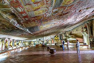 Buddha figures inside Dambulla cave Buddhist temple complex, UNESCO World Heritage Site, Sri Lanka, Asia