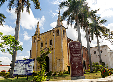 Parish church, Iglesia de Santa Ana, Merida, Yucatan State, Mexico, North America