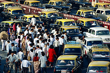 Rush hour in Mumbai (Bombay), India, Asia