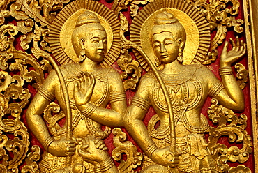 Gilded wood doors of the Wat Xieng Thong at Luang Prabang in Laos, Indochina, Southeast Asia, Asia