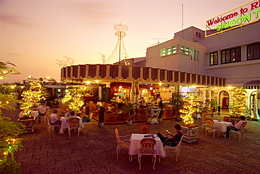 Rex Hotel Roof Garden Bar and Restaurant, Ho Chi Minh City (Saigon), Vietnam, Indochina, Southeast Asia, Asia